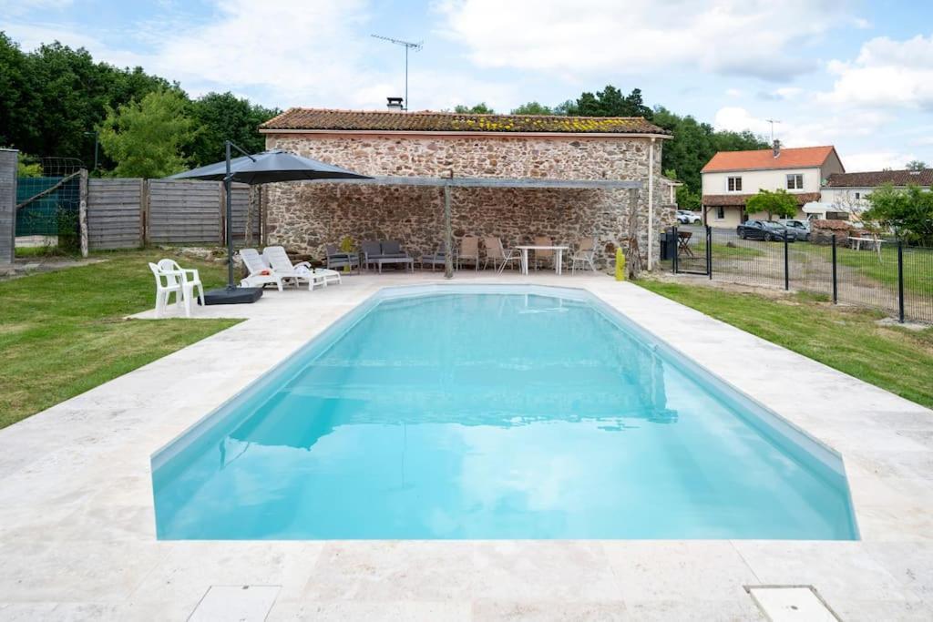 Sevremoine L'Evasion En Pierre Piscine Et Etang Priveヴィラ エクステリア 写真